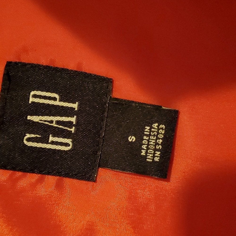 Gap Pink Puffer Vest - Picture 2 of 8